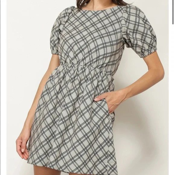 Line and Dot Baby Doll dress - Picture 6 of 6